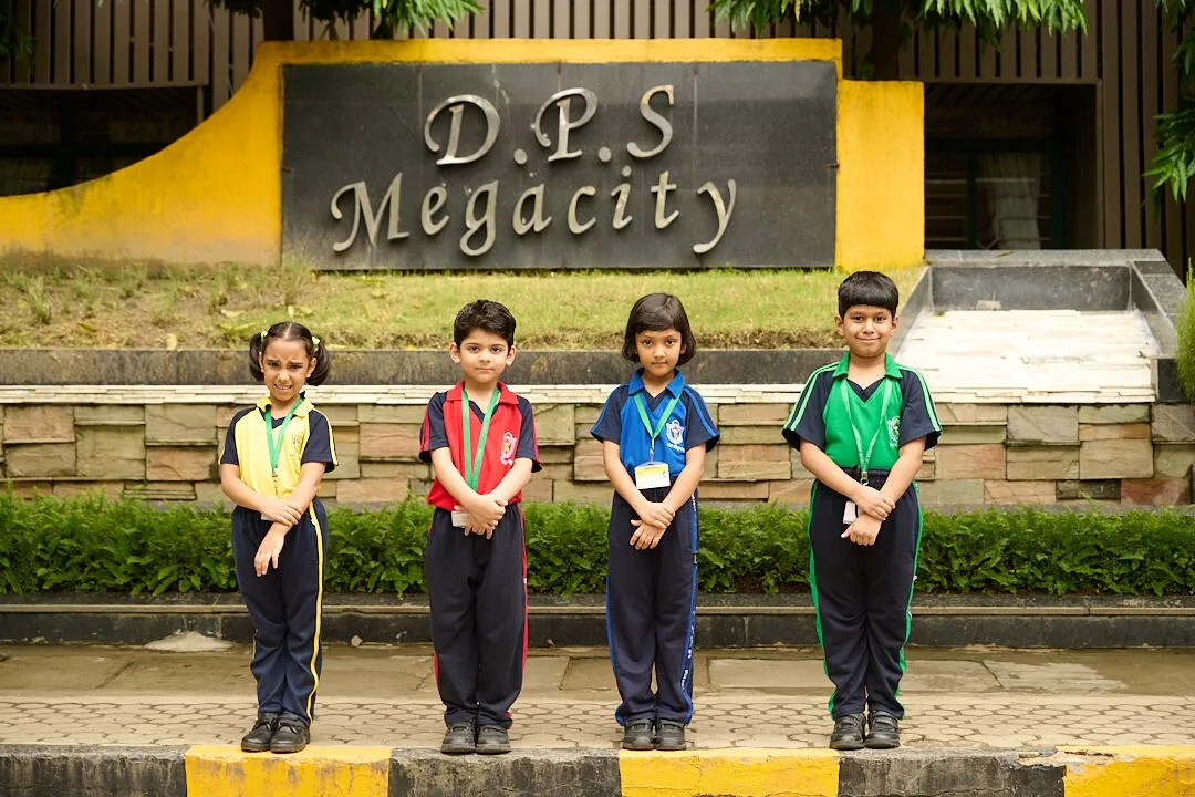 Students and faculty on the DPS Megacity campus — a sprawling, green school environment in Kolkata